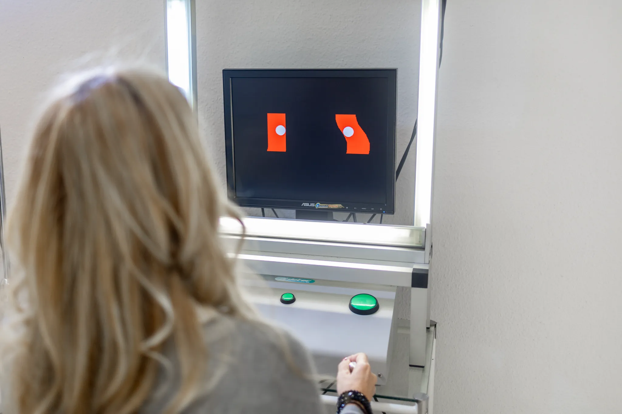 Reconocimiento Médico de Conductores en El Corte Inglés de Málaga- Semedi Salud · Especialidades médicas en Málaga, psicología, podología, oftalmología, reconocimiento médico de conductores, clinica dental-82